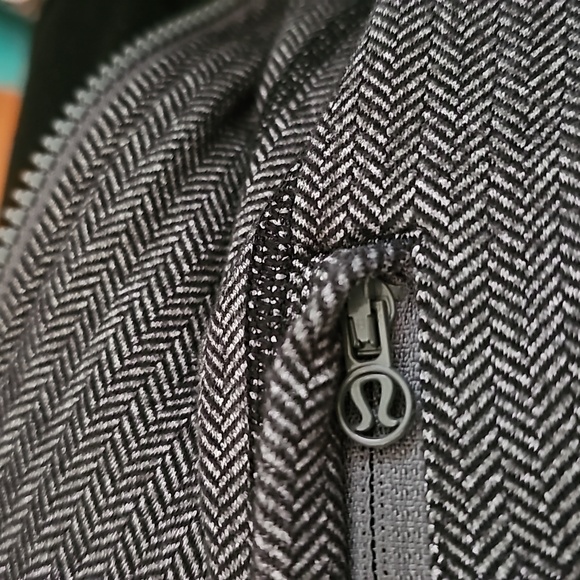 380. Lululemon Daily Practice Jacket - Picture 12 of 12